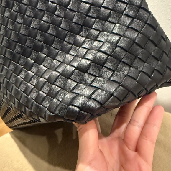 Bottega Veneta Black Cabat Woven Leather Tote Medium NEW WITH DUSTBAG - Picture 4 of 10